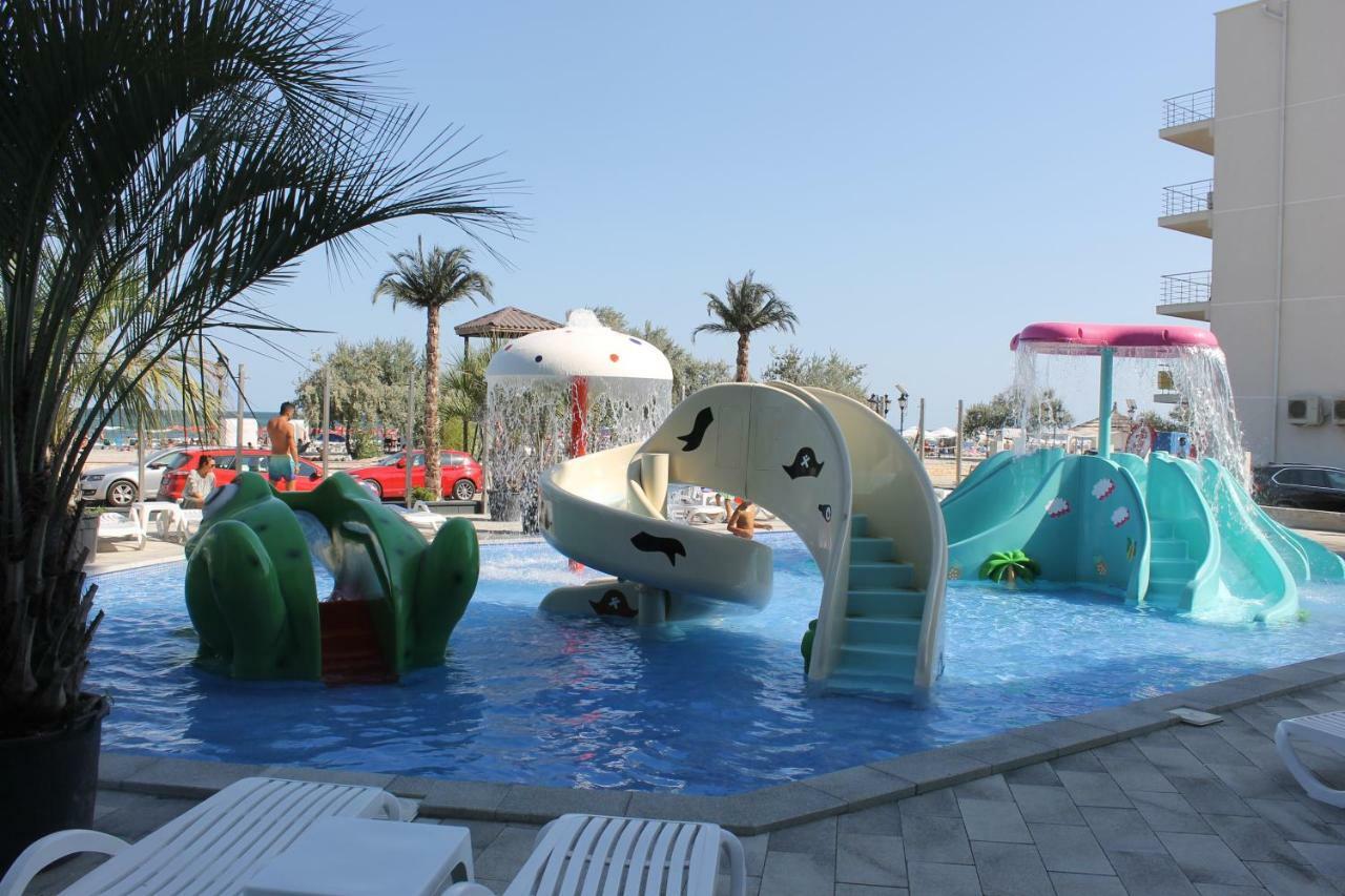 On Beach-Mamaia Residence Нэводари Экстерьер фото